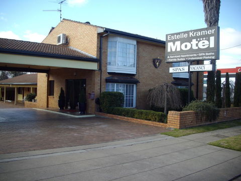 Estelle Kramer Motel - Accommodation Port Hedland 0