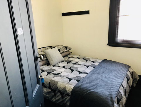 Eureka Hotel / Rainbow Brewery - Accommodation Port Hedland 3