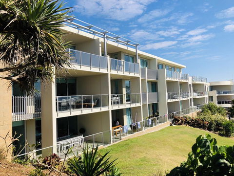 EXTRA LARGE 2 Bed Apartment - 3 Pools And Spa - Mountain View - BEACHFRONT LOCATION CABARITA BEACH - Accommodation Port Hedland 3