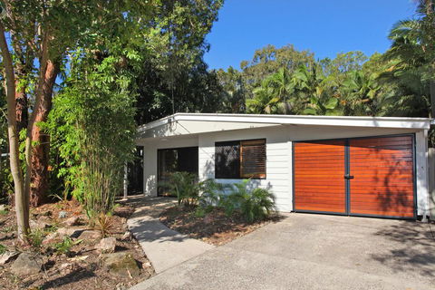 FABULOUS HOLIDAY HIDEAWAY - COOLUM BEACH - Accommodation Port Hedland 3