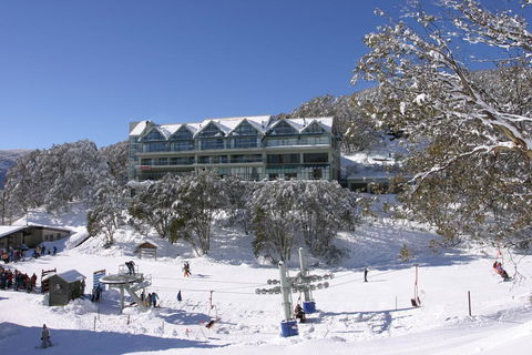 Falls Creek Country Club - Accommodation Port Hedland 0