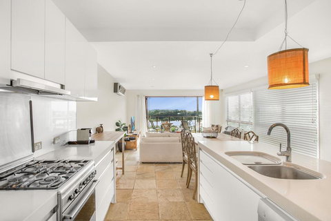 Family House With BBQ Deck, Water View And Parking - Accommodation Port Hedland 2