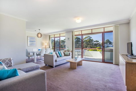 Fathoms 8 - Mollymook - Accommodation Port Hedland 3
