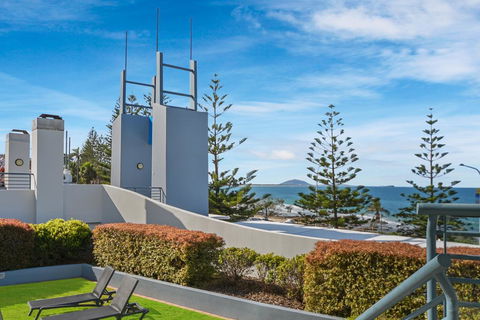 FAVOURITE GET-AWAY ON THE BEACHFRONT - Accommodation Port Hedland 3