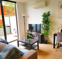 FITZROY FANTASTIC 1BR APT with FREE WINE NETFLIX WIFI close to TRAMS COLES - Accommodation Port Hedland
