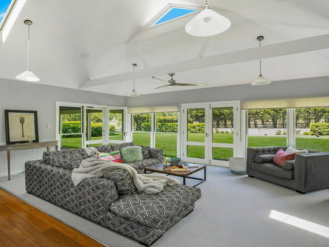 Gerron Park - Country Luxe, Tennis Court And Pool - Accommodation Port Hedland 3
