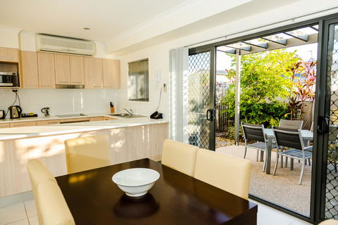 Gladstone Heights Executive Apartments - Accommodation Port Hedland 2