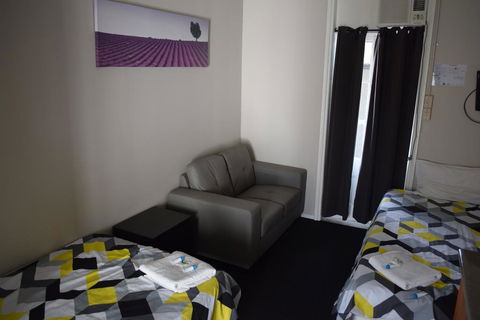 Grand Hotel Mount Morgan - Accommodation Port Hedland 0