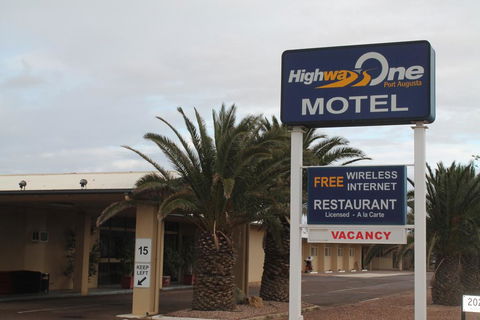 Highway One Motel - Accommodation Port Hedland 3