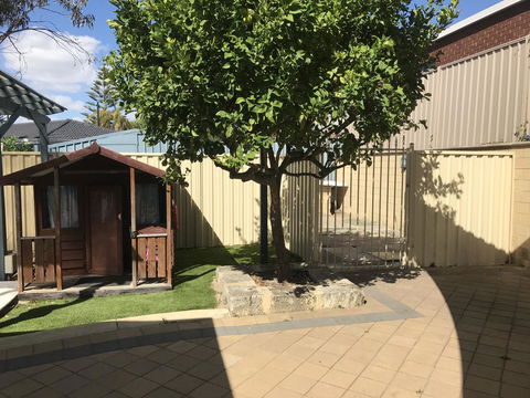 Hillarys Family Holiday Home - Accommodation Port Hedland 3
