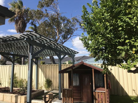 Hillarys Family Holiday Home - Accommodation Port Hedland 2