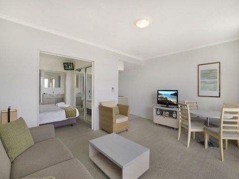 Hinterland Luxury - 1 Bedroom Hinterland View Apt - Accommodation Port Hedland 3