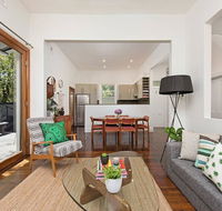 Historic 1890s House With Terraced Backyard Deck - Accommodation Port Hedland