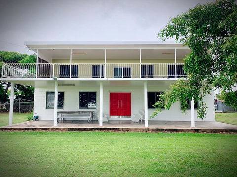 Holiday Rental - Huge House With Beach Views - Accommodation Port Hedland 0