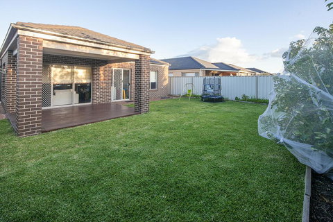 Homely Getaways In Central Pakenham - Pet Friendly - Accommodation Port Hedland 1