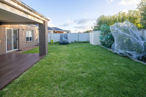 Homely Getaways In Central Pakenham - Pet Friendly - Accommodation Port Hedland 3