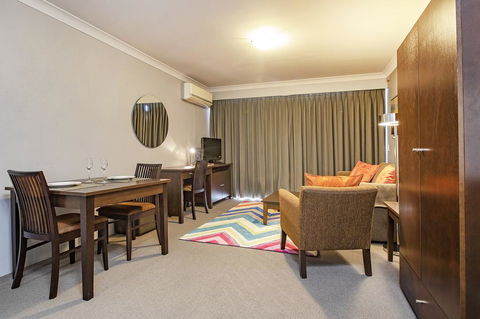 Horizons 418 - Lake Jindabyne Waterfront - Accommodation Port Hedland 2