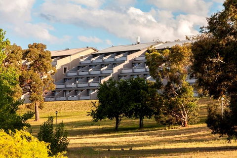 Horizons 418 - Lake Jindabyne Waterfront - Accommodation Port Hedland 1