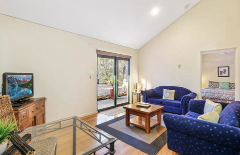 Island Brook Estate Winery And Chalets - Accommodation Port Hedland 2