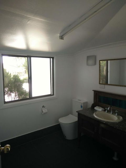 Ithaca 1896 Manor - Accommodation Port Hedland 3