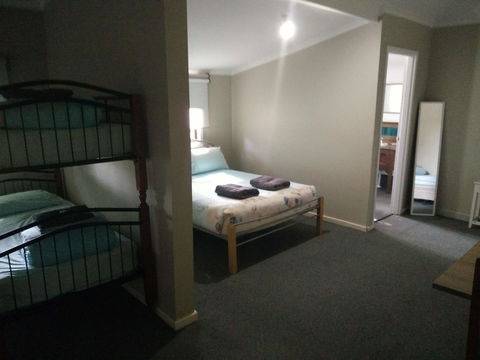 Ithaca 1896 Manor - Accommodation Port Hedland 2