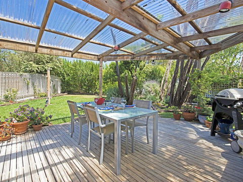 Just Beachy Beach House - Pet Friendly! - Accommodation Port Hedland 3