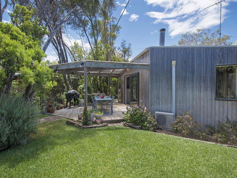 Just Beachy Beach House - Pet Friendly! - Accommodation Port Hedland 0