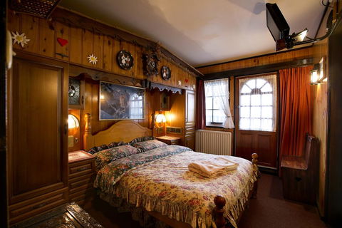 Karelia Alpine Lodge - Accommodation Port Hedland 0