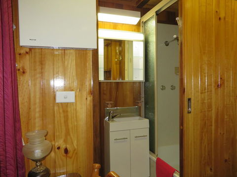 Karelia Alpine Lodge - Accommodation Port Hedland 3