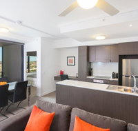 Keeping Cool on Connor - Executive 2BR Fortitude Valley apartment with pool and views - Accommodation Port Hedland