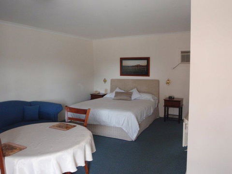 Kinross Inn - Accommodation Port Hedland 0