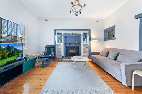 KOZYGURU ARNCLIFFE SYDNEY AIRPORT RENOVATED COTTAGE 3 BED HOUSE NAR232 - Accommodation Port Hedland 0