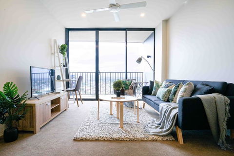 KOZYGURU BRISBANE CITY HIGHRISE 1BED APT SPIRE QBN550-2501 - Accommodation Port Hedland 0