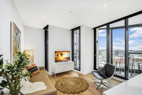 KOZYGURU FORTITUDE VALLEY DESIGNER GRADE 2 BED APT FREE PARKING QFV179-1401 - Accommodation Port Hedland 3