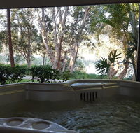 Lake Russell Lakeside Retreat - Accommodation Port Hedland