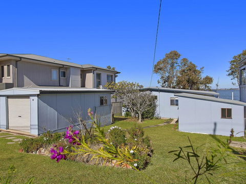 Lakes Edge Cottage - Accommodation Port Hedland 2