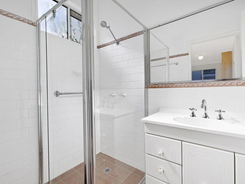Lakes Edge Cottage - Accommodation Port Hedland 3