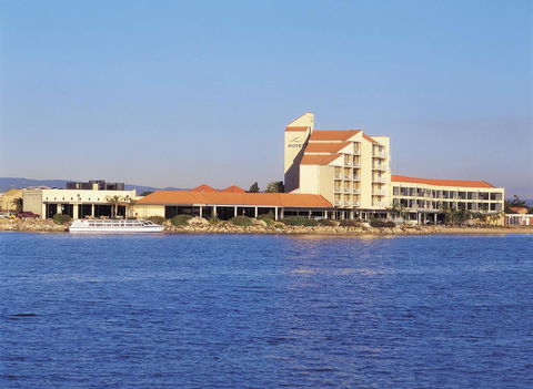 Lakes Hotel - Accommodation Port Hedland 0