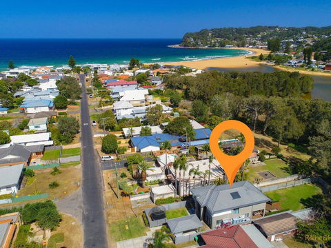 Lakeside Luxury - 13 Lake Street - Accommodation Port Hedland 2