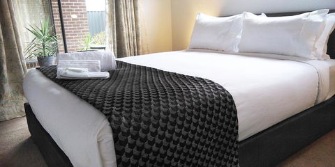 Lakeside Retreat & Business - Accommodation Port Hedland 3