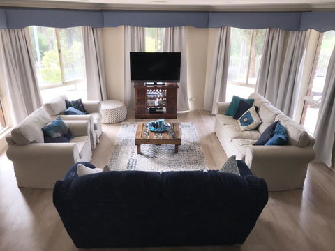 Large Family Home - Accommodation Port Hedland 0