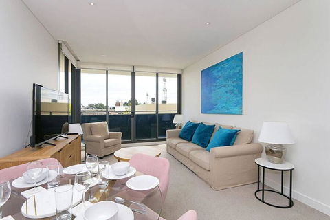 Large Modern 2 Bedroom Apartment Near Lake Claremont - Accommodation Port Hedland 1