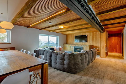 Le Chalets - Accommodation Port Hedland 2