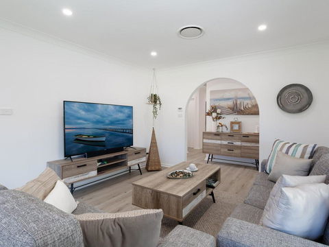 Le Maison, 77 Horace St - Stunning House With Ducted Air, WIFI And Linen Provided - Accommodation Port Hedland 2