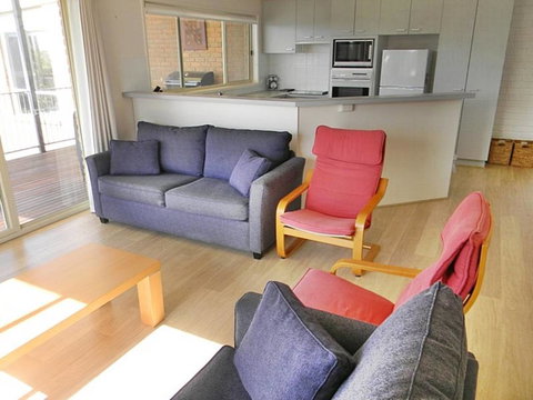 LIFE'S A BEACH - Accommodation Port Hedland 1