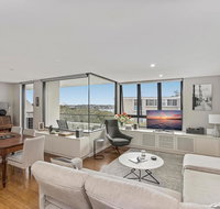 Light filled apartment with sweeping harbour views - Accommodation Port Hedland