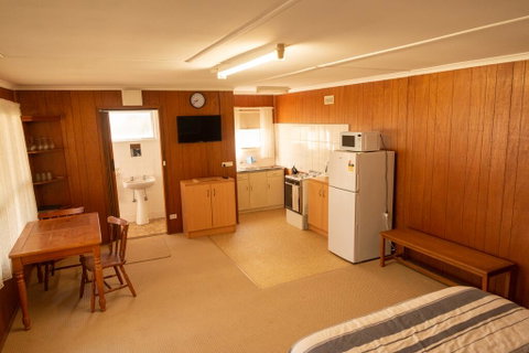 Limestone Cottage - Accommodation Port Hedland 2