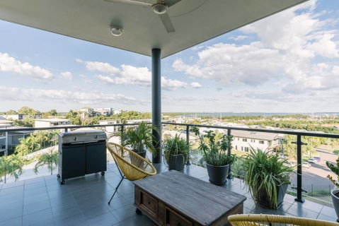 Luxury & Location - Sea Views With Modern Class ! - Accommodation Port Hedland 1
