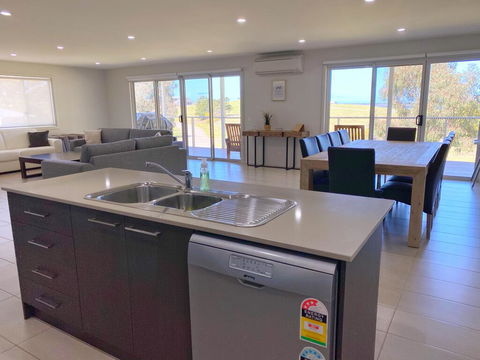 Luxury 3BR Home With KING Bed Metung - Accommodation Port Hedland 2
