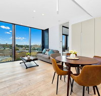 Luxury and Right next to the Central station  Shopping Center - Accommodation Port Hedland